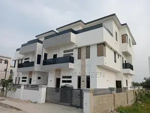 Fully Detached 6 Bedroom House With Bq