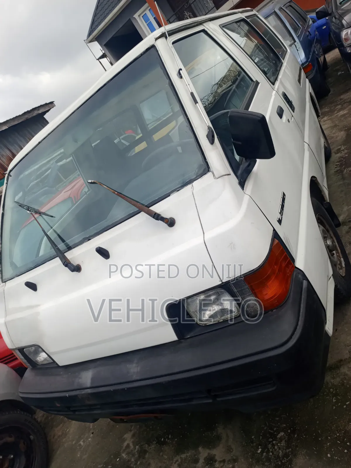 Mitsubishi L300 2002 White