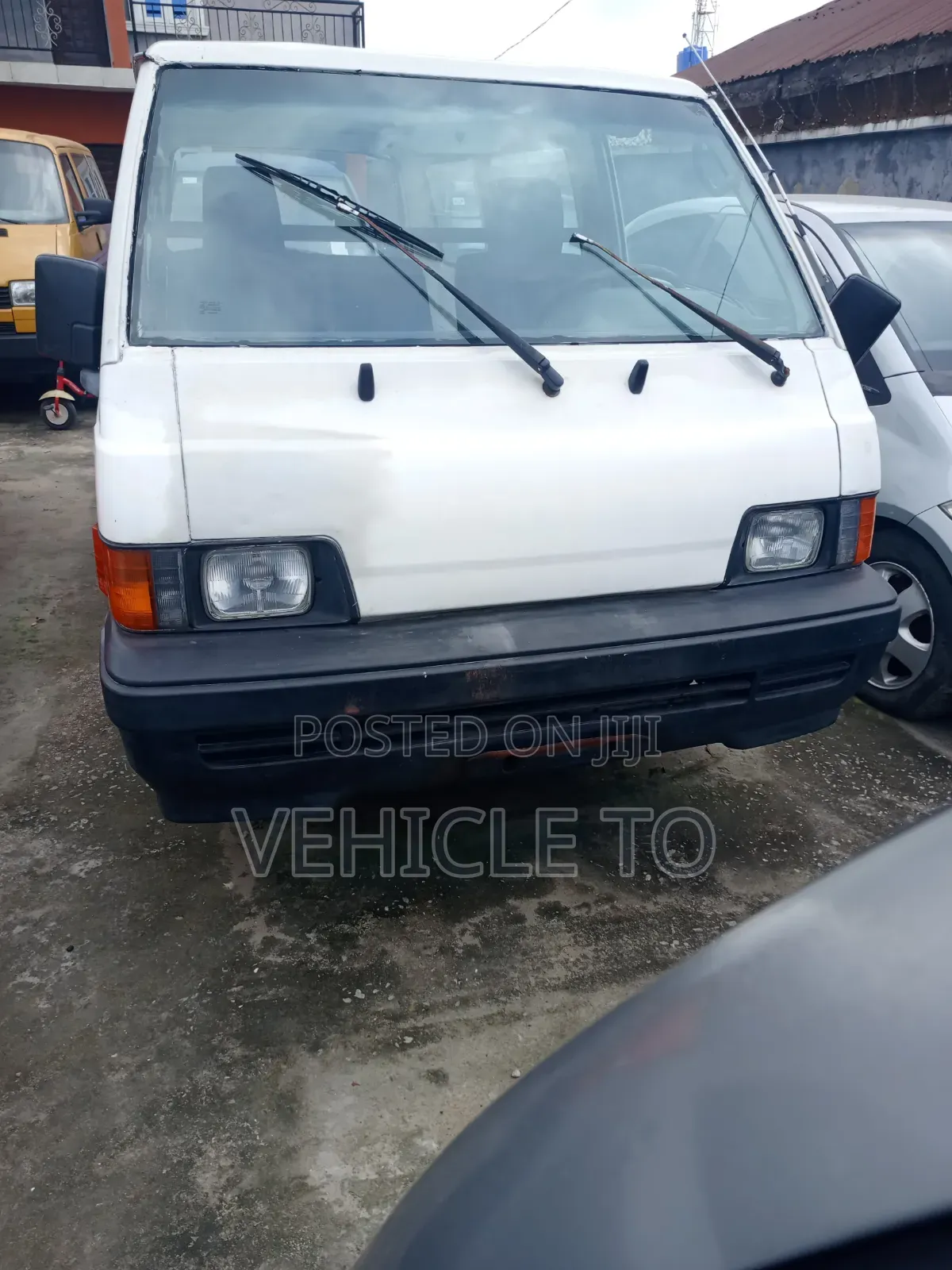 Mitsubishi L300 2002 White
