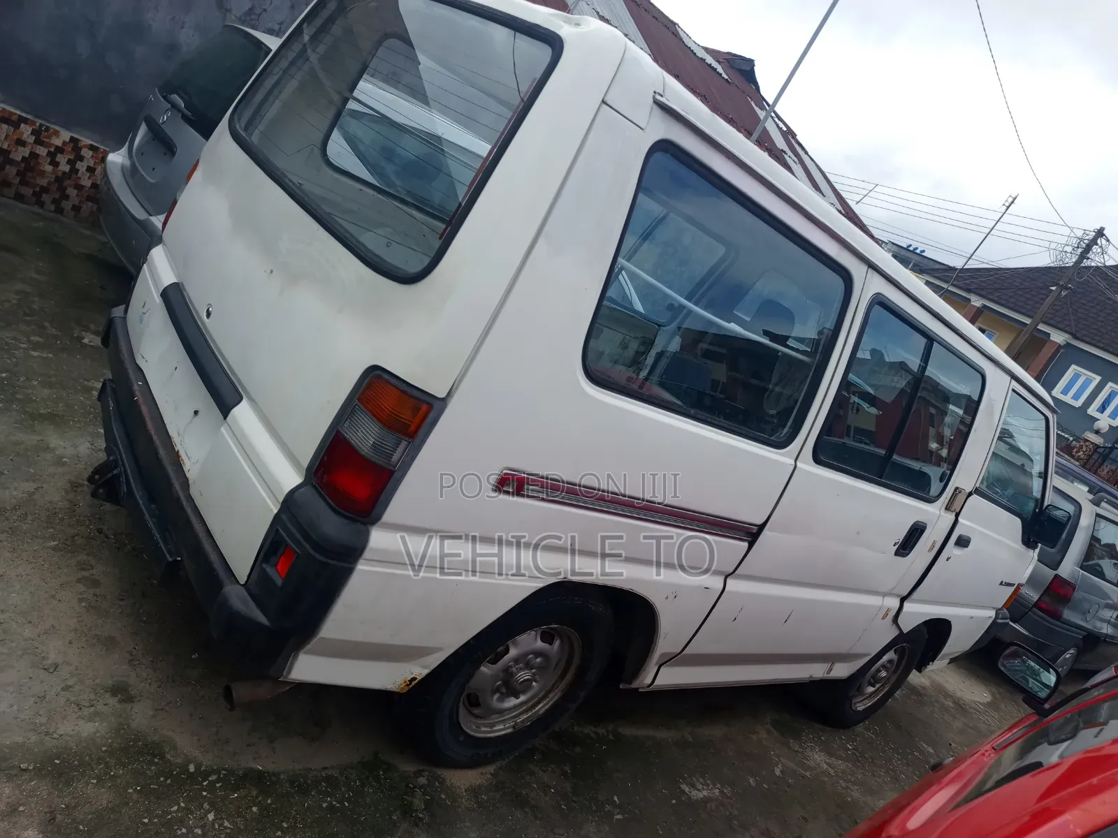 Mitsubishi L300 2002 White