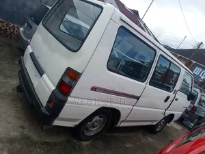 Mitsubishi L300 2002 White