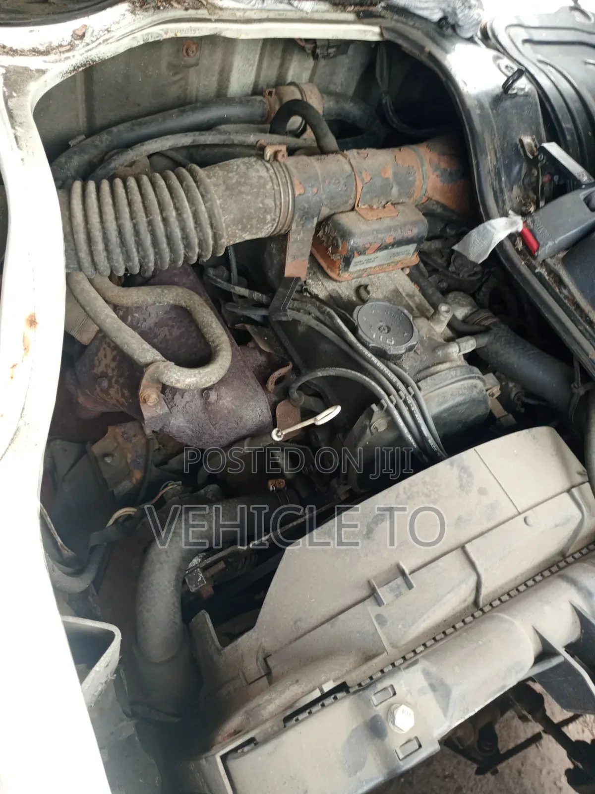 Mitsubishi L300 2002 White