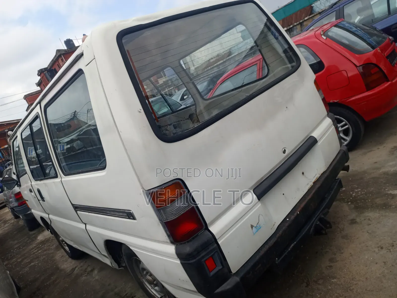 Mitsubishi L300 2002 White