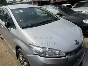 Toyota Wish 2012 Silver