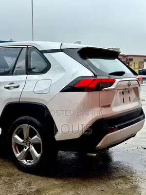 Toyota RAV4 2023 White