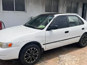 Toyota Corolla 2000 White