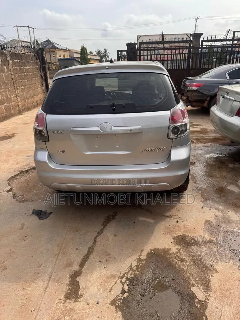 Toyota Matrix 2004 Silver