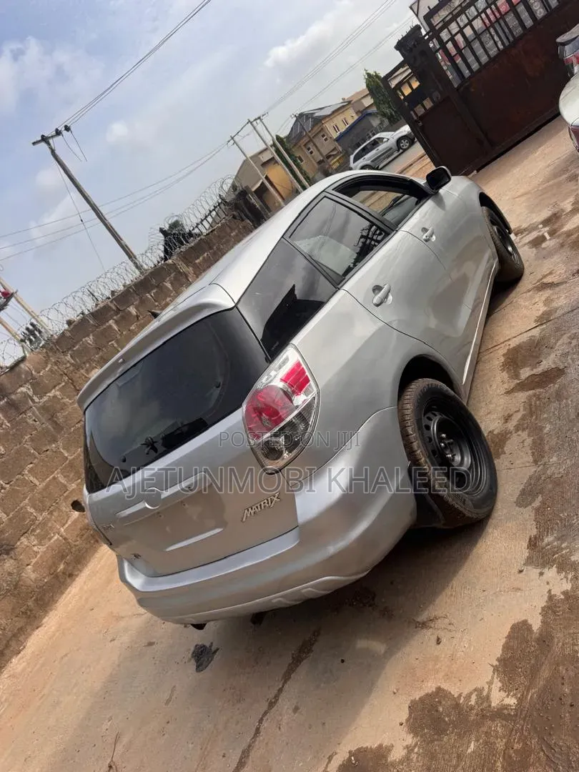 Toyota Matrix 2004 Silver