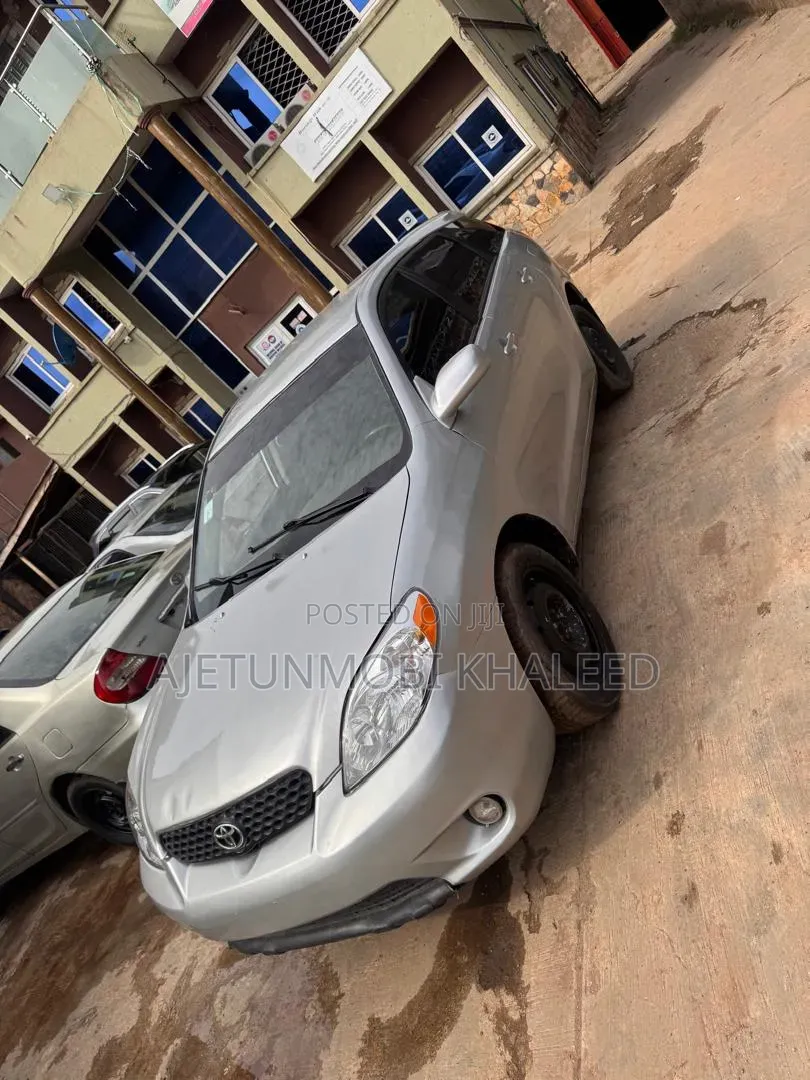Toyota Matrix 2004 Silver