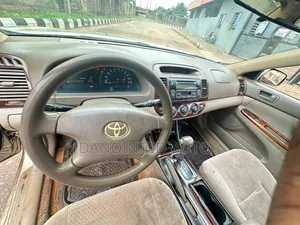 Toyota Camry 2004 Gold