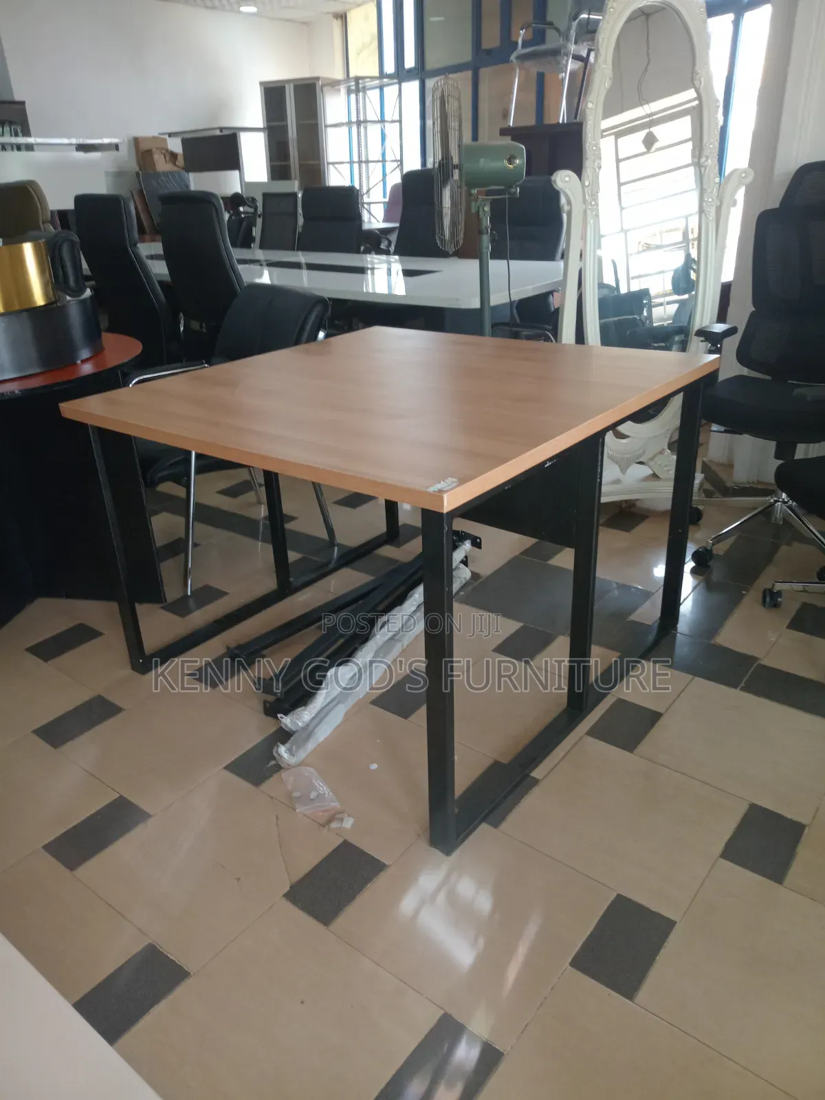 Small Size Walk Station/Conference Table