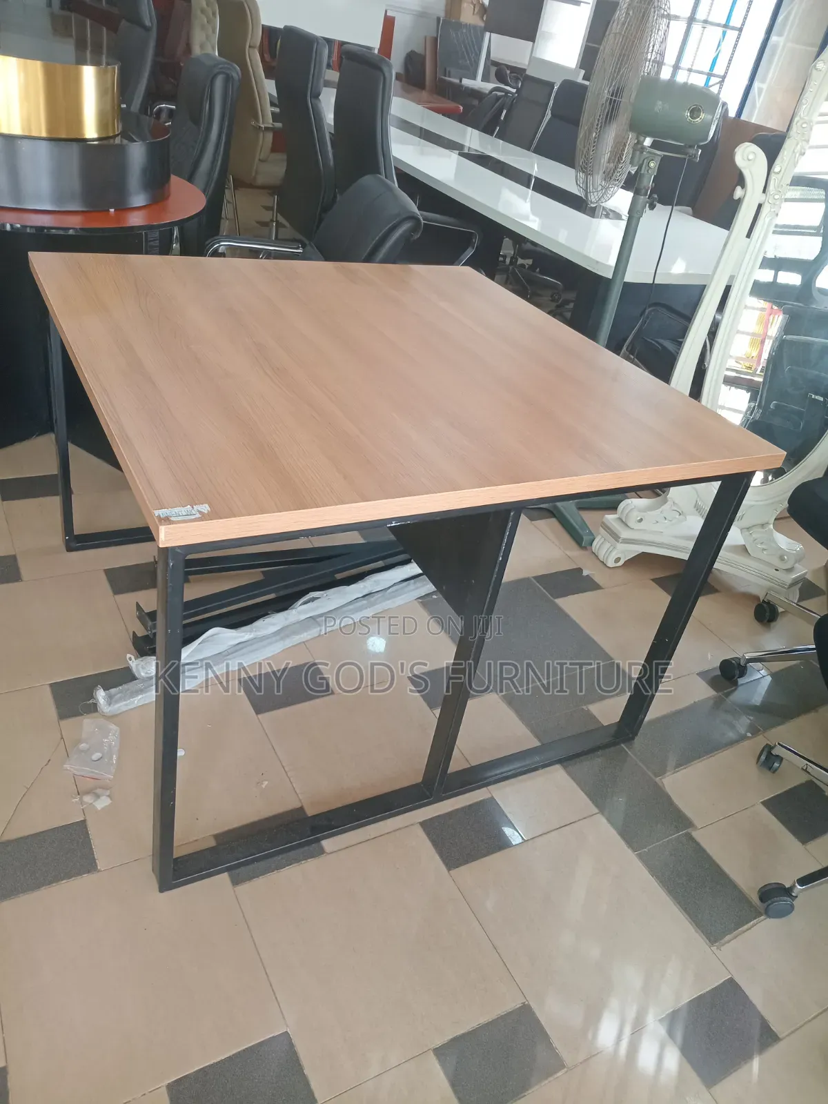 Small Size Walk Station/Conference Table