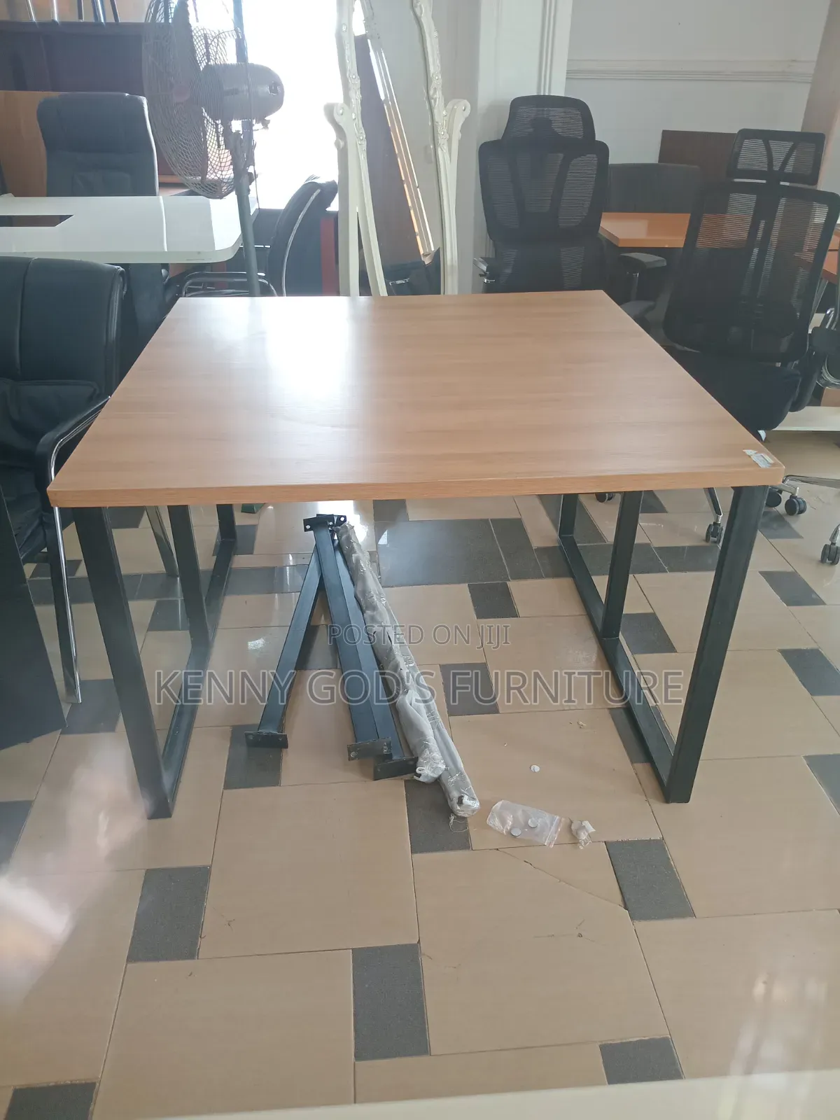 Small Size Walk Station/Conference Table