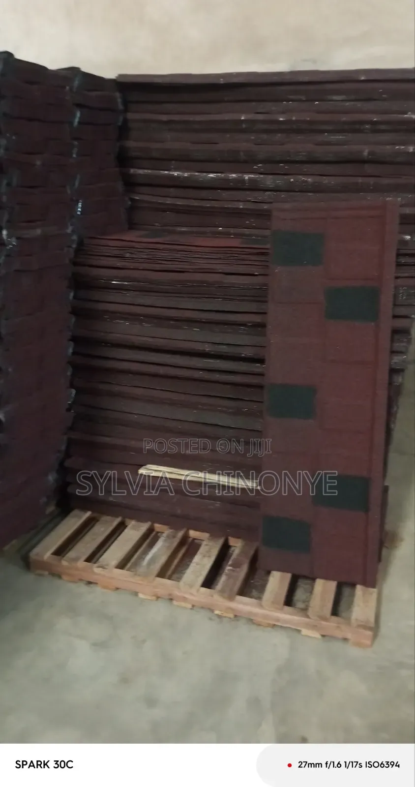 Pepper Red Shingles With Black Patch Available in 0.55 and 0.45