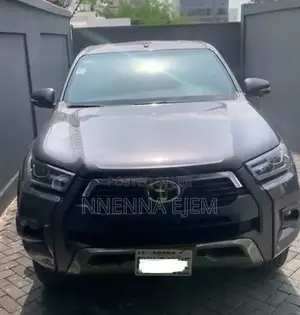 Toyota Hilux 2022 Gray
