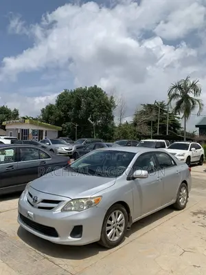 Toyota Corolla 2012 Silver