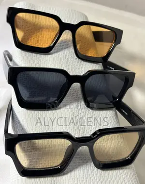 Strong Frame Fashion Lens