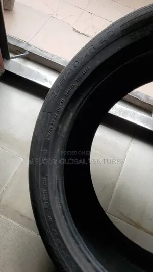 285/40r22(106y) Continental Tires