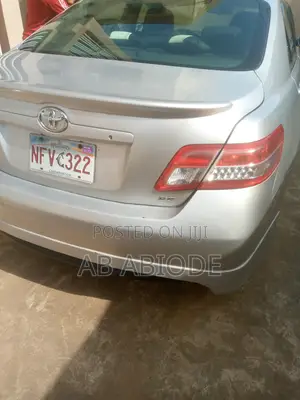 Toyota Camry SE 4dr Sedan (2.5L 4cyl 6AM) 2010 Silver