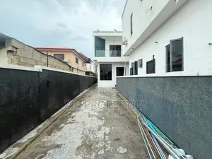 4bdrm Duplex in Thomas Estate for sale