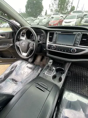 Toyota Highlander LE 4x2 (2.7L 4cyl 6A) 2018 Black