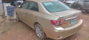 Toyota Corolla 2010 Gold