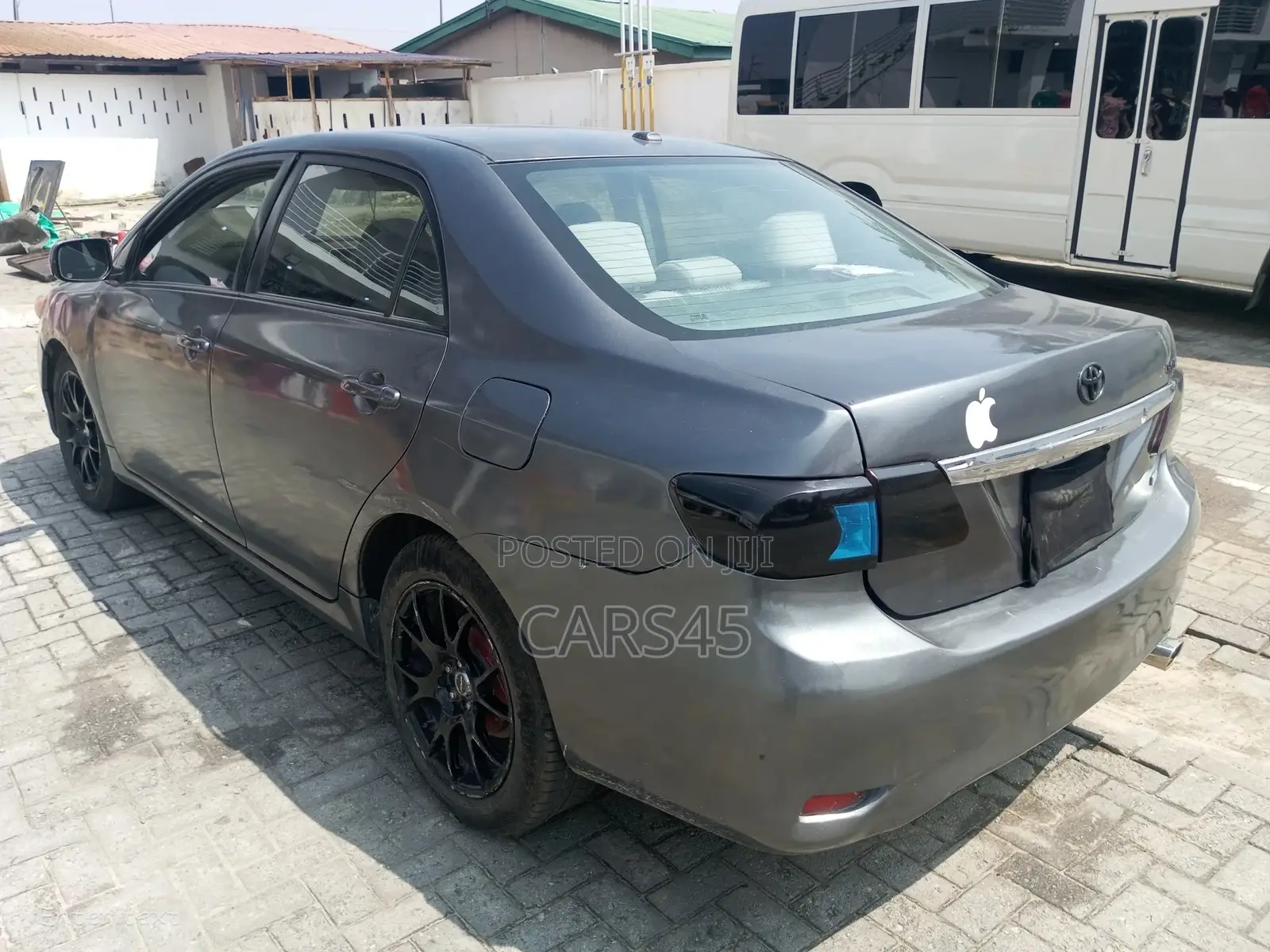 Toyota Corolla 2011 Gray
