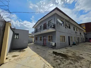 3bdrm Townhouse/Terrace in Airport Road / Oshodi for sale