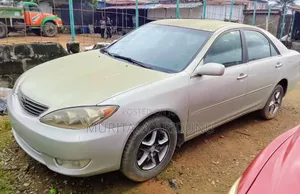 Toyota Camry 2025 Silver