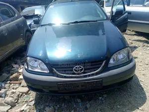 Toyota Avensis Wagon 2003 Green