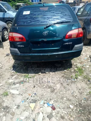 Toyota Avensis Wagon 2003 Green