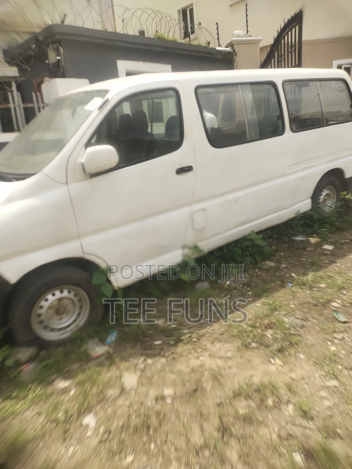 Toyota HiAce 2009 White