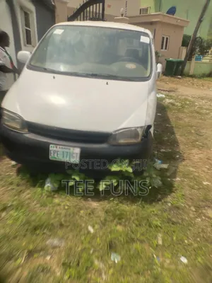 Toyota HiAce 2009 White