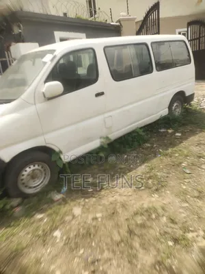 Toyota HiAce 2009 White