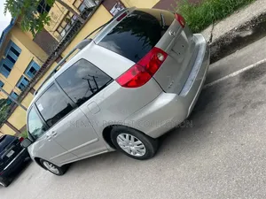 Toyota Sienna 2007 Silver