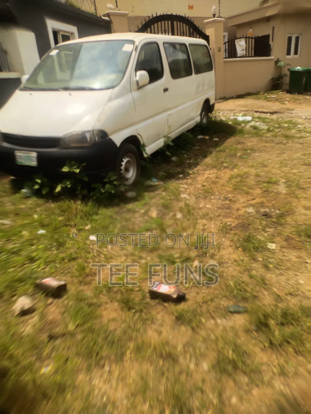 Toyota HiAce 2009 White