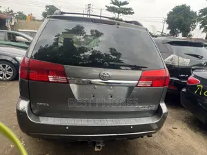 Toyota Sienna XLE 4WD 2007 Gray