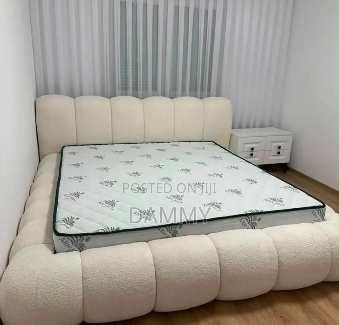 Modern Upholstered Bed Features