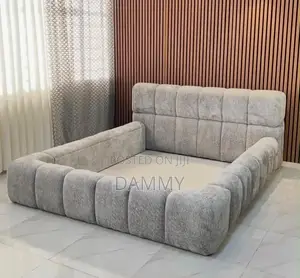 Modern Upholstered Bed Features