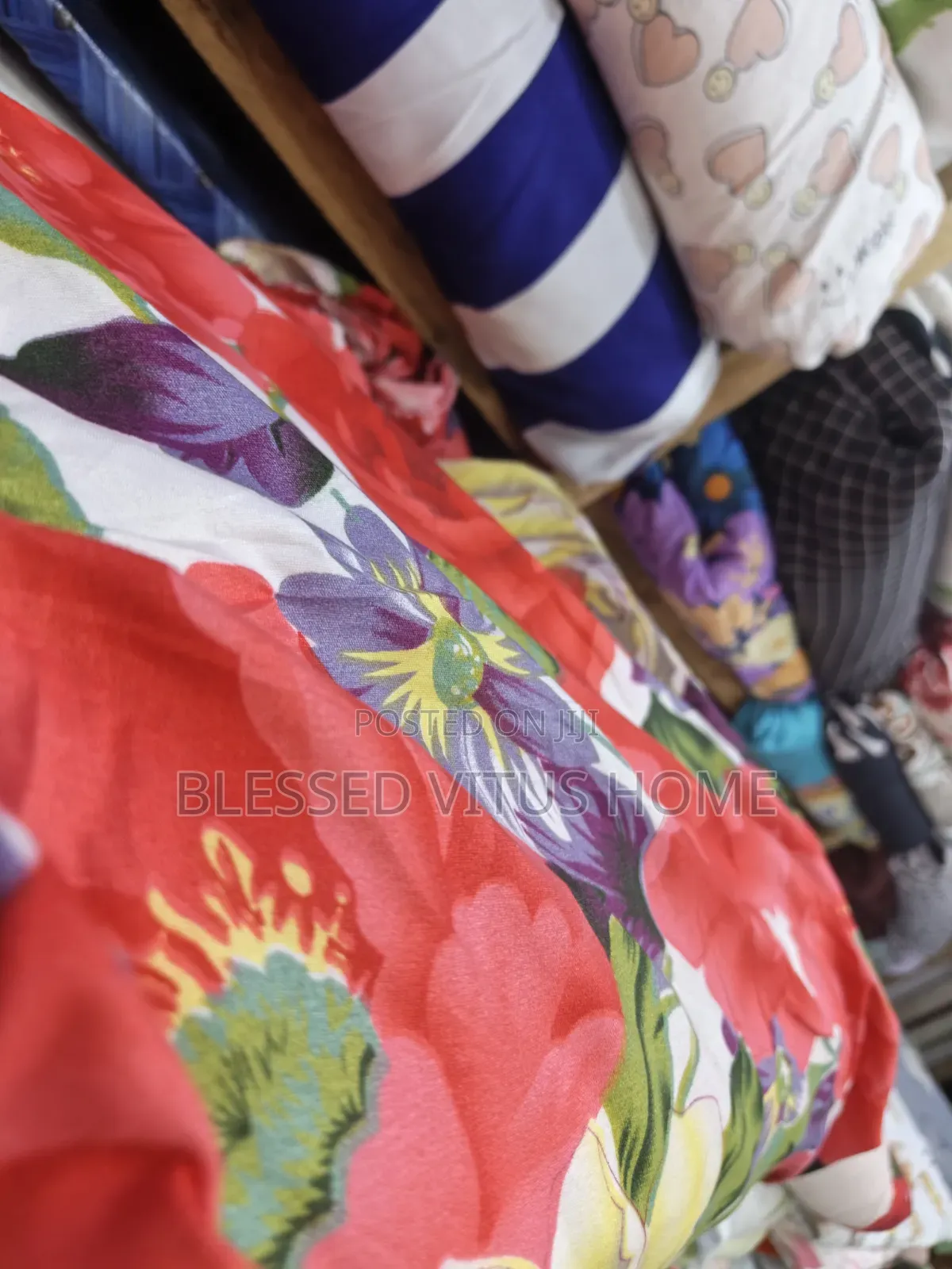 Quality Flora Bedspread Red Yellow Green