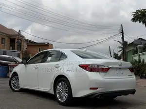 Lexus ES 350 FWD 2013 White