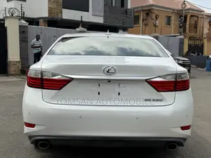 Lexus ES 350 FWD 2013 White