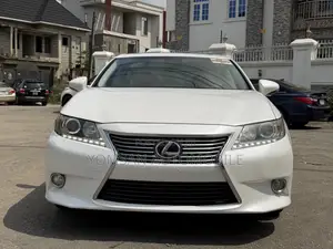 Lexus ES 350 FWD 2013 White
