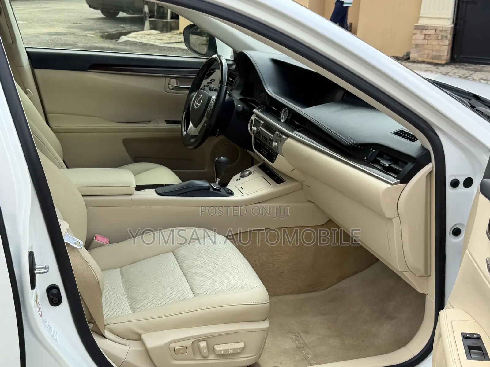 Lexus ES 350 FWD 2013 White