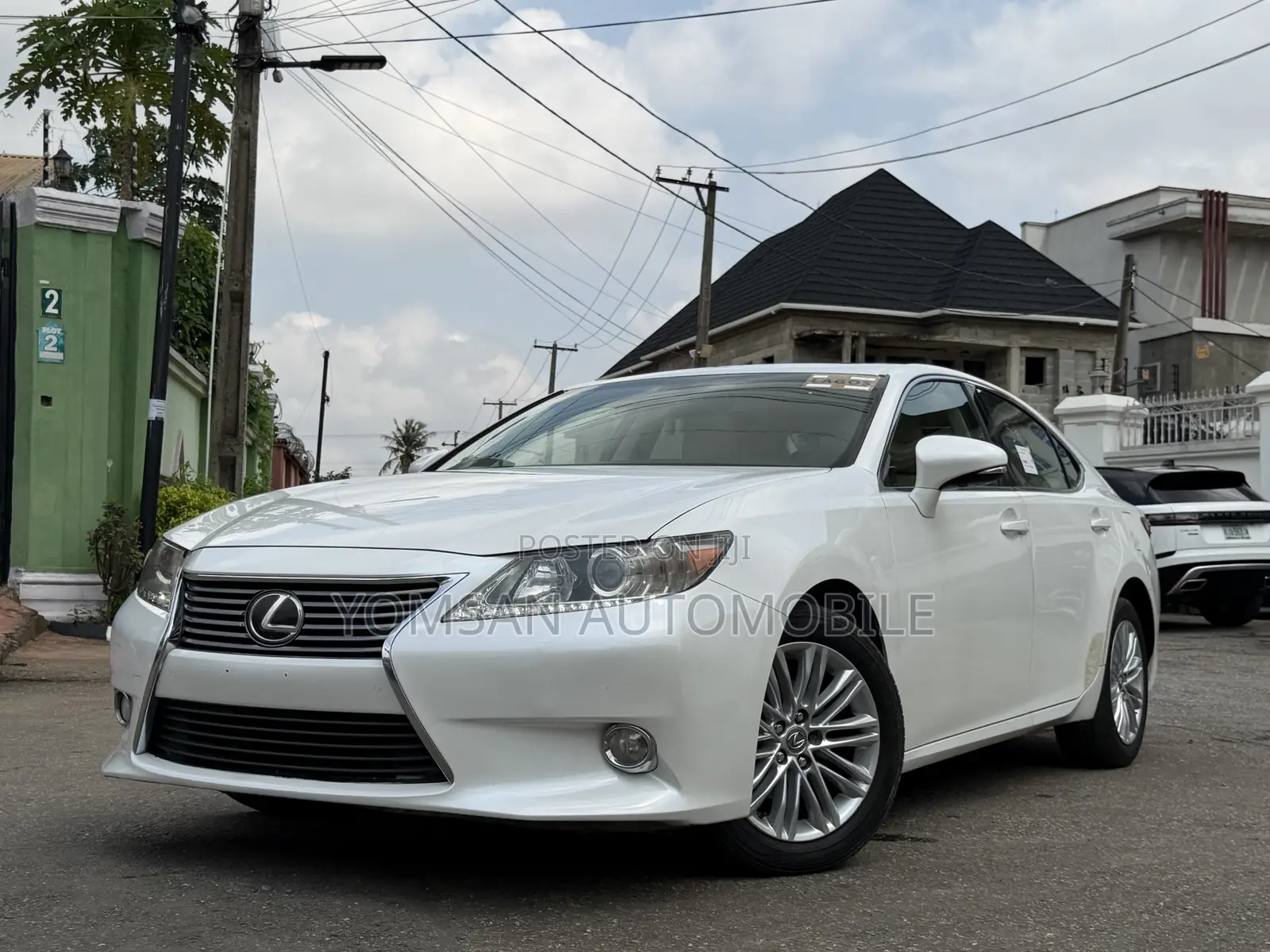Lexus ES 350 FWD 2013 White