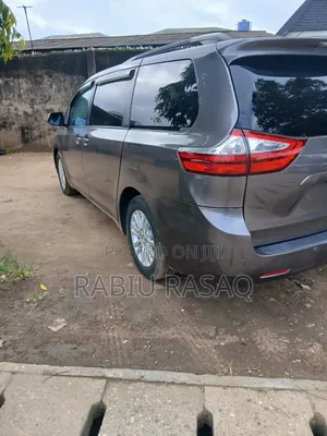 Toyota Sienna 2017 Gray