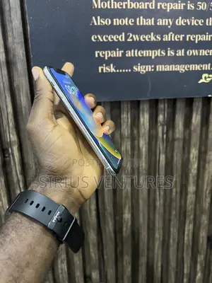 Apple iPhone X 64 GB White