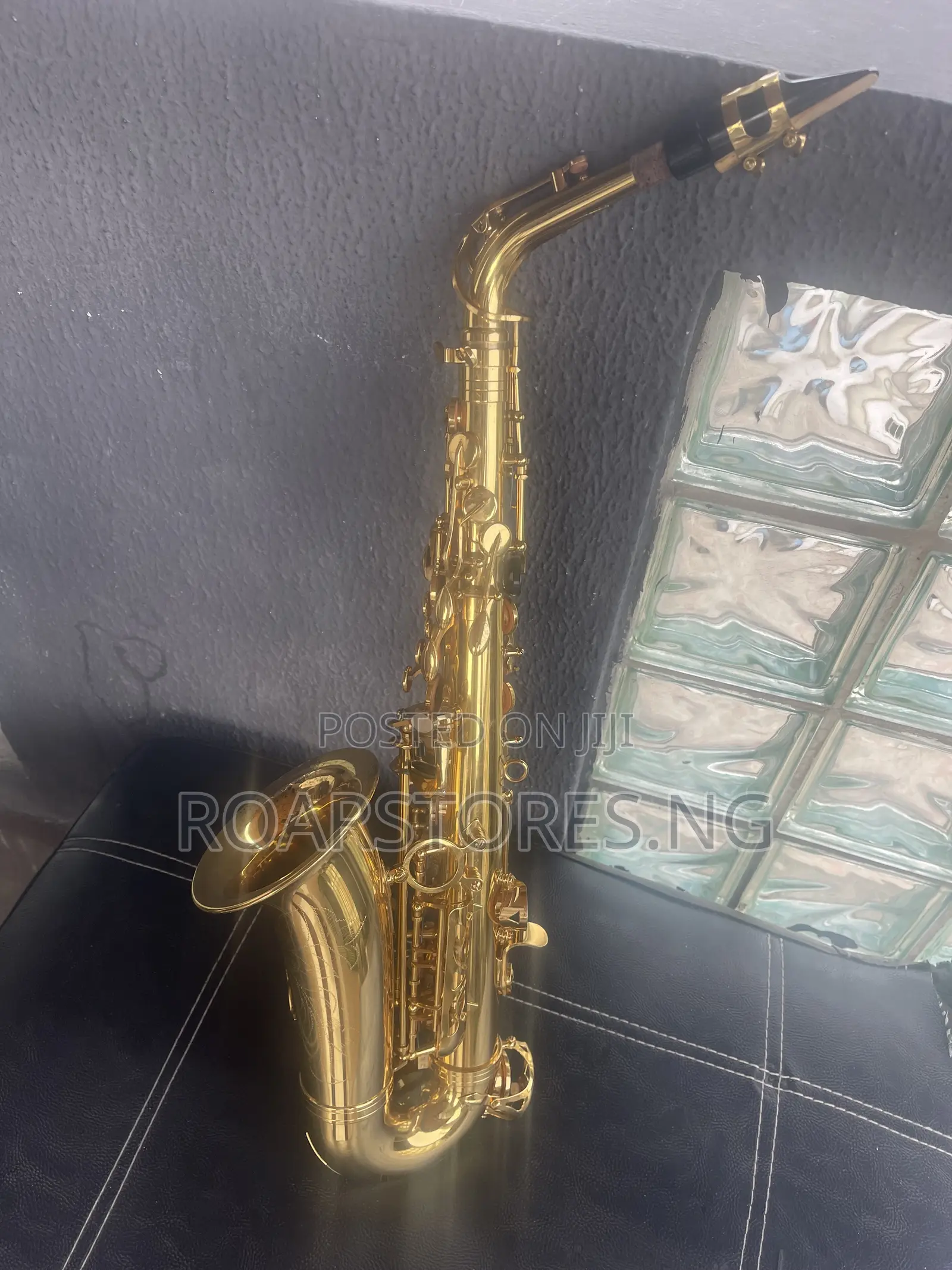 E Alro Saxophone