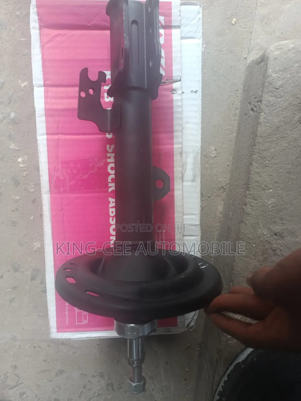KYB Japan Front Shock Absorber Venza, Rx350, Highlander Sienna