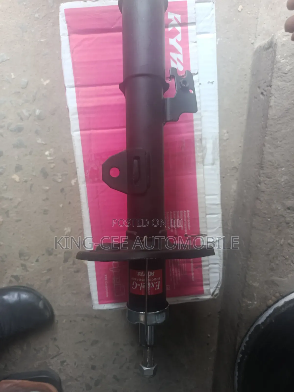 KYB Japan Front Shock Absorber Venza, Rx350, Highlander Sienna